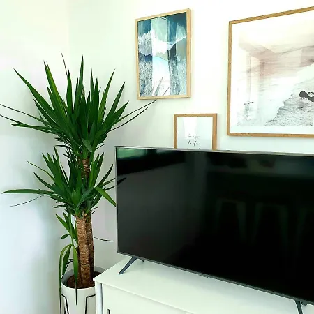 アパート Cozy House - Modern, Pool, Parking, Wifi,