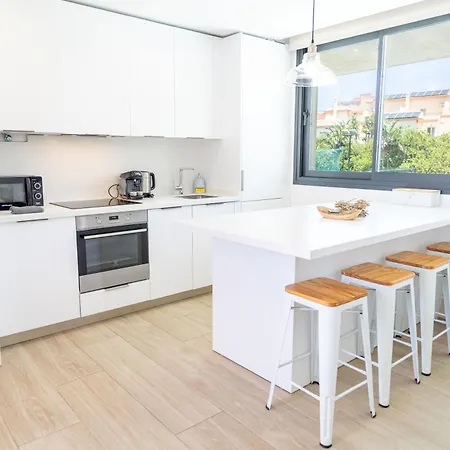 Cozy House - Modern, Pool, Parking, Wifi, アパート *