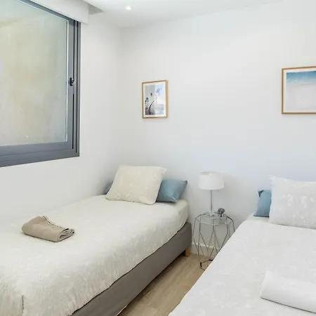 Cozy House - Modern, Pool, Parking, Wifi, アパート *