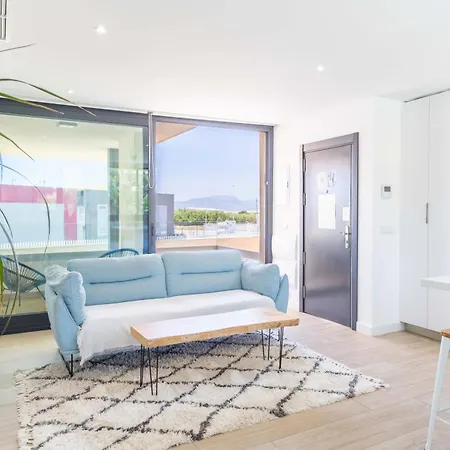 Cozy House - Modern, Pool, Parking, Wifi, アパート